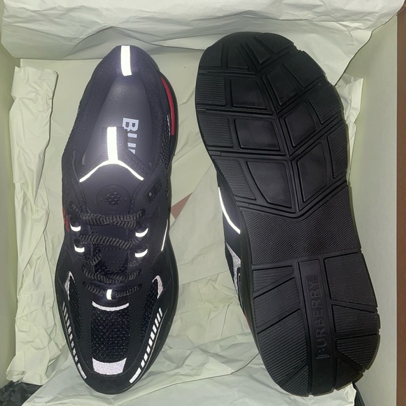 MENS BURBERRY TRAINERS SZ  US 9 / EU 42.5 - Picture 2 of 3